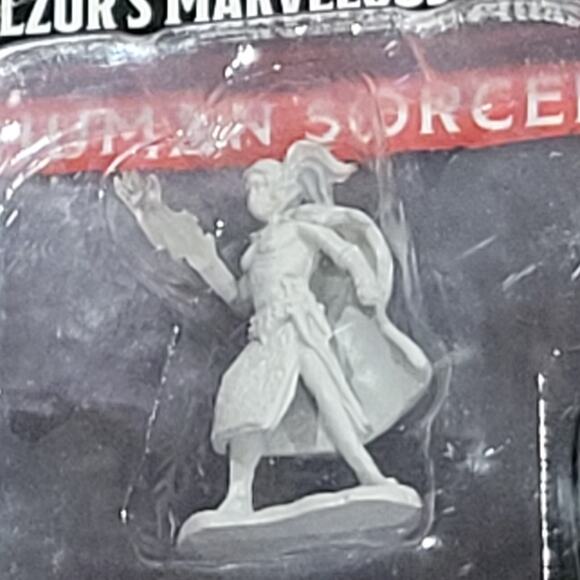 Nolzurs Marvelous Miniatures Wizkids D&D Female Human Sorcerer  70832 New - Picture 4 of 10